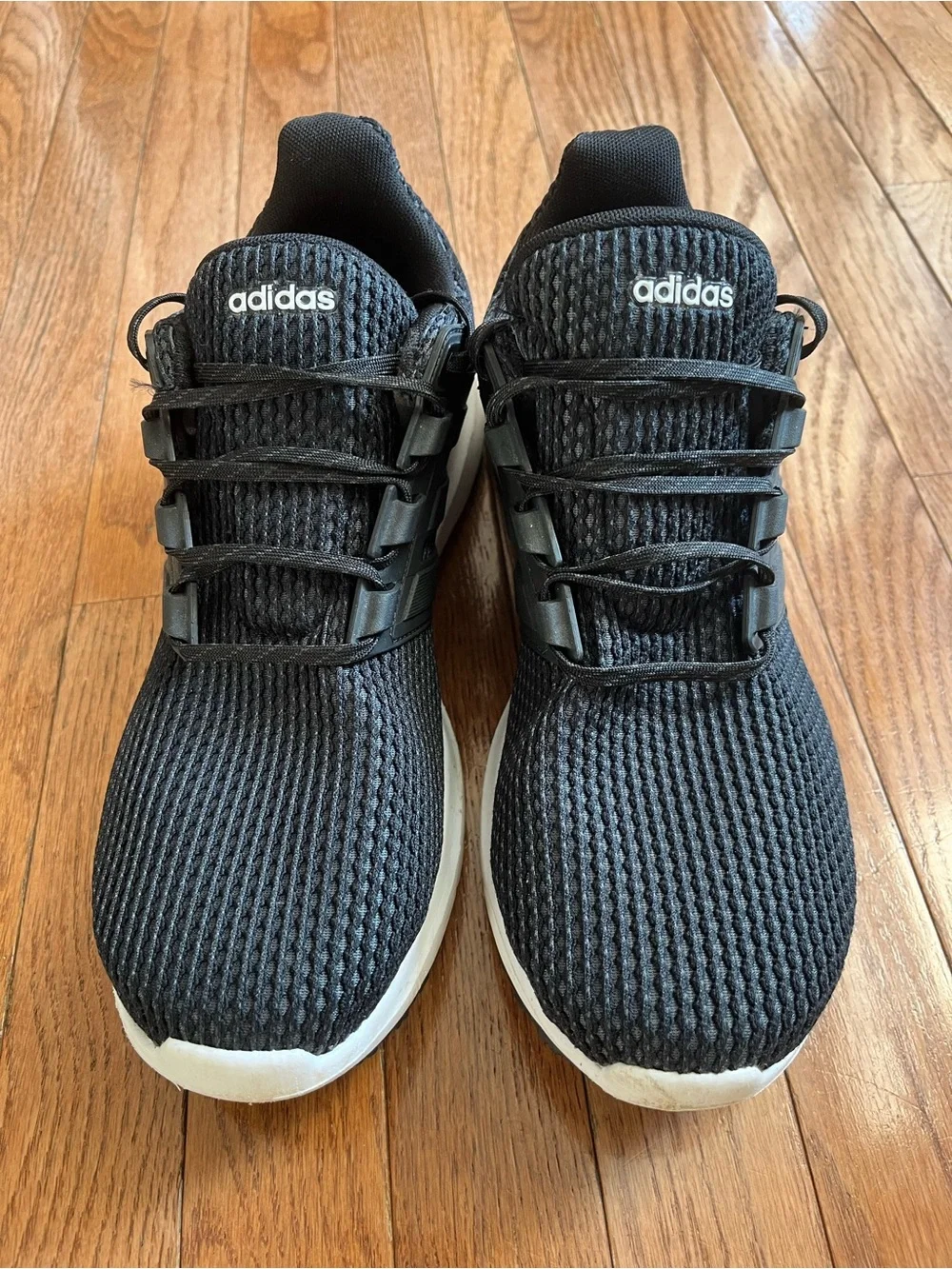 Men’s Adidas Ultimashow running shoes